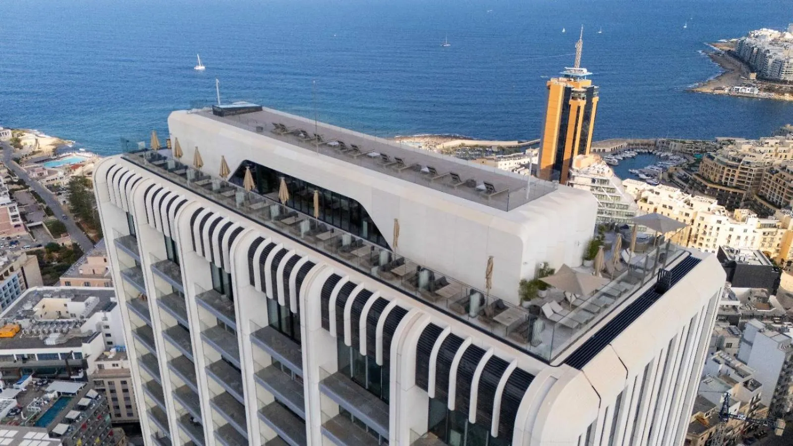 Mercury Luxe Retreat Apartment In Mercury Towers Saint Julian's 0*,  Malta
